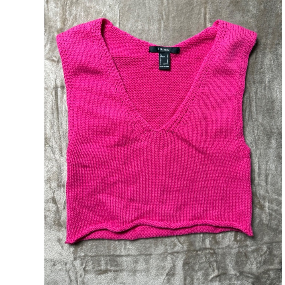 Forever 21 Hot Pink Knit V-Neck Cropped Top Small Barbiecore Girlie‎ Festival
